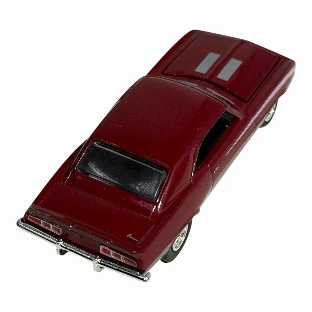 1969 Chevy V-8 Camaro SS 350 Collectible‎ 1/64 Scale Diecast Diorama Model